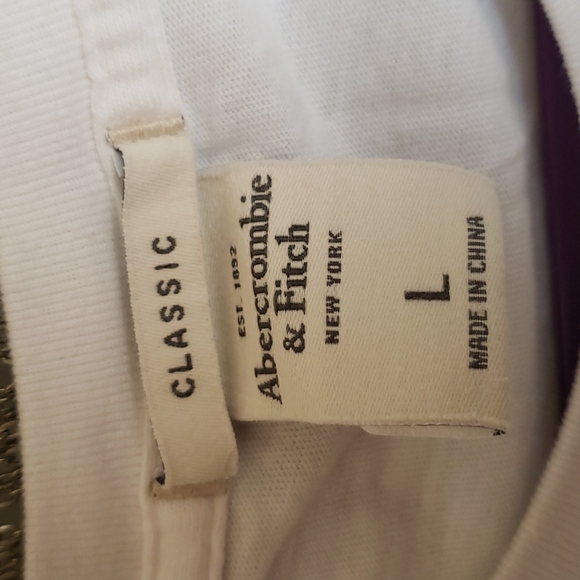 NEW Abercrombie Fitch Tshirt L Classic - Picture 3 of 4